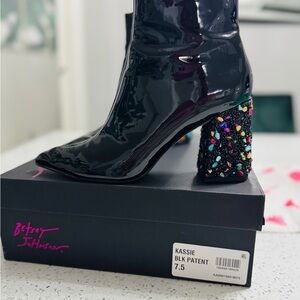 Betsey Johnson Black Patent Women's Boots🤩
